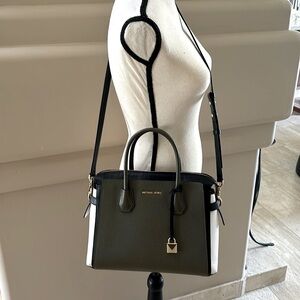 Michael Kors Mercer Olive/Multi Bag, Wallet, Card Case. Excellent Condition.